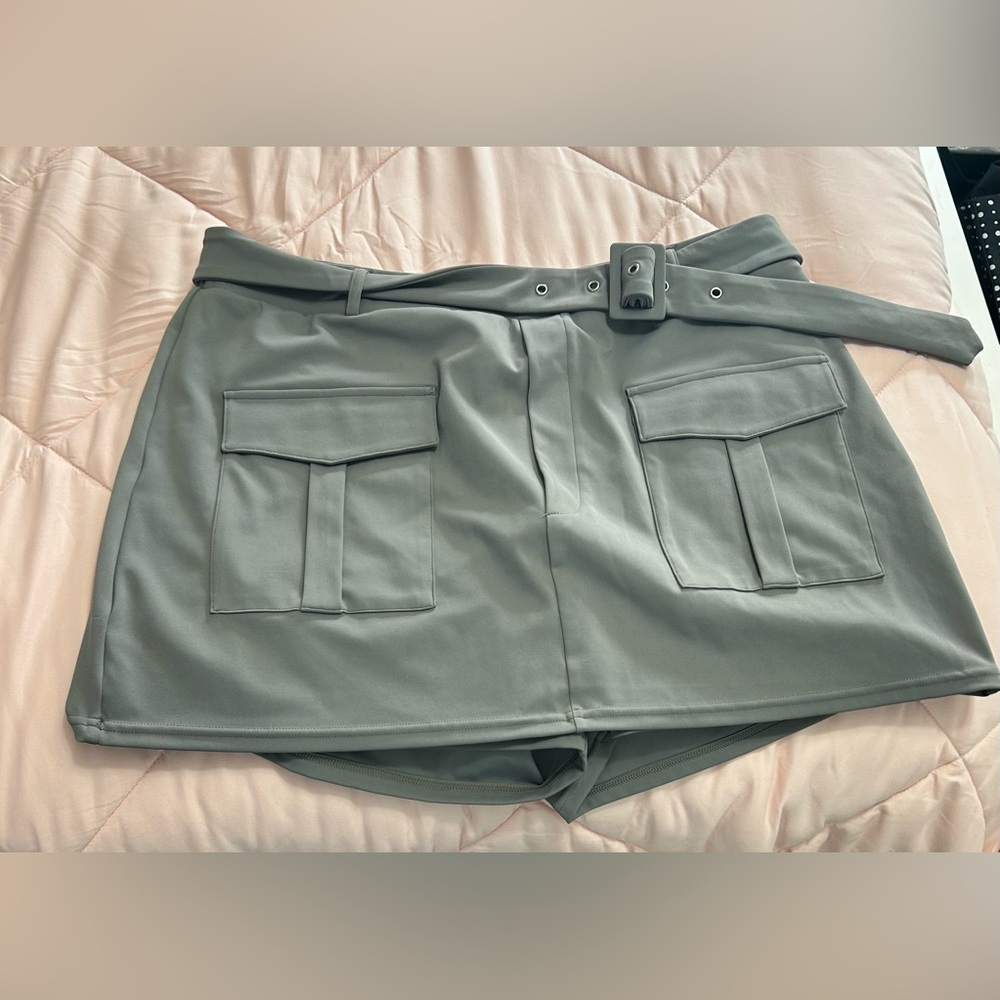 Halara skort- grey